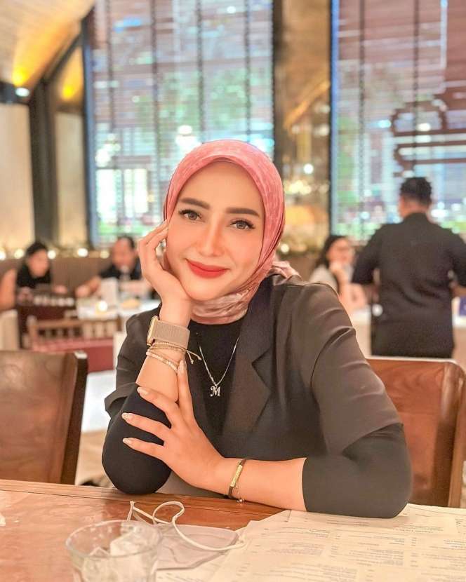 Ingat Mama Lita MasterChef yang Viral Gegara Goda Chef Juna? Suami Meninggal Kini Pacaran dengan Artis Ganteng ini?