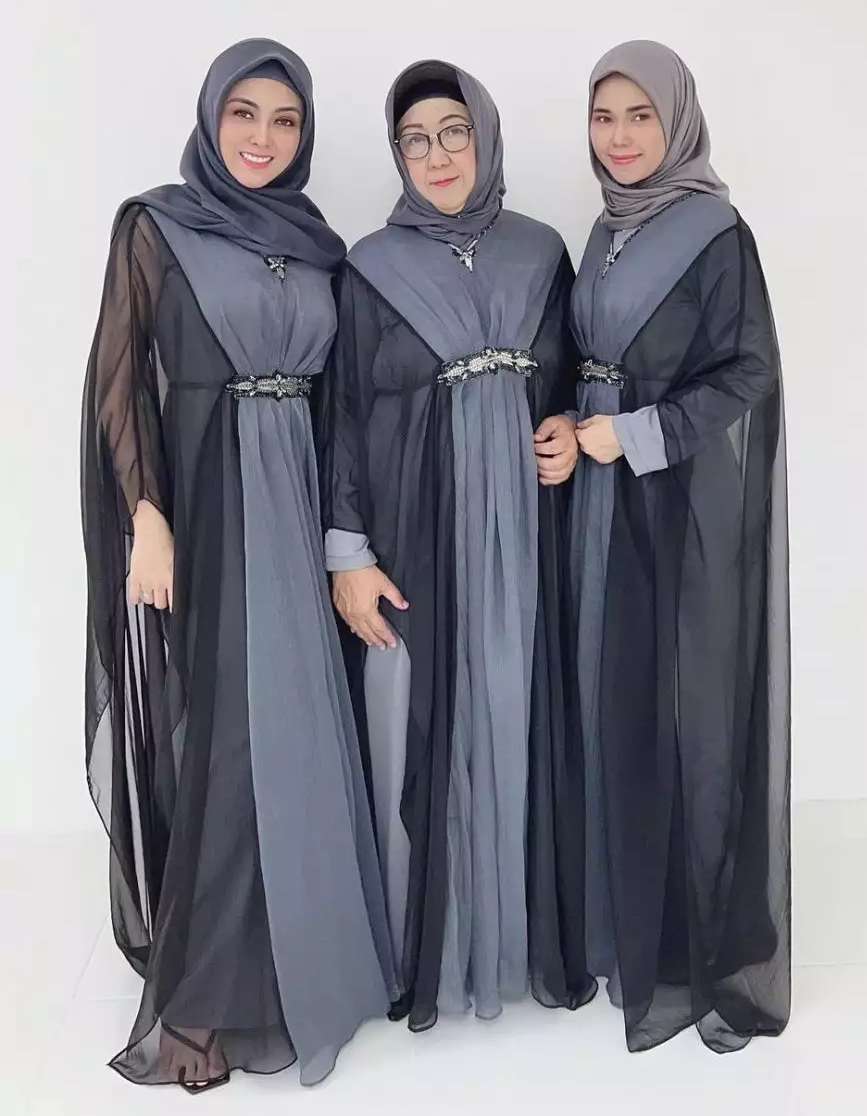 Potret Mantan Istri Jonathan Frizzy, Dhena Devanka Berbalut Hijab, Tepis Isu Pindah Agama