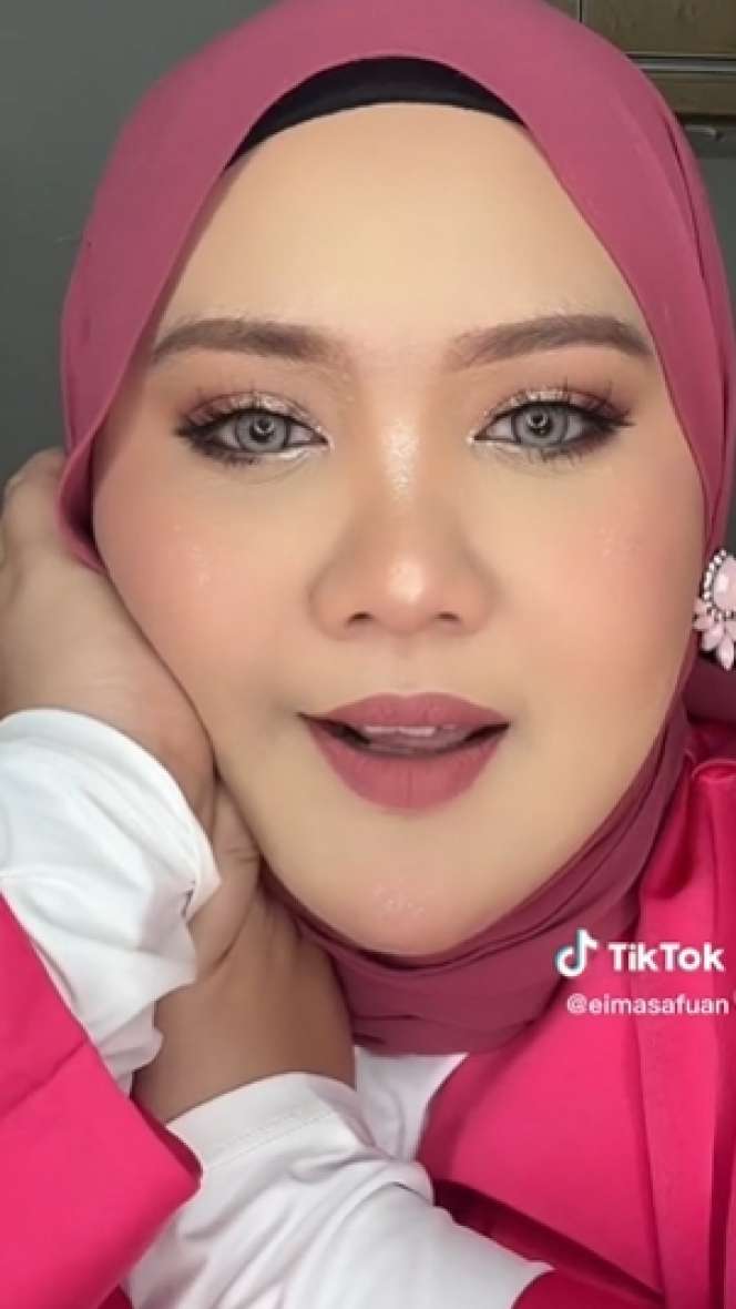 10 Transformasi Makeup Wanita Berjerawat Parah, Jadi Cantik Tirus Bak Boneka Barbie, Bikin Pangling!