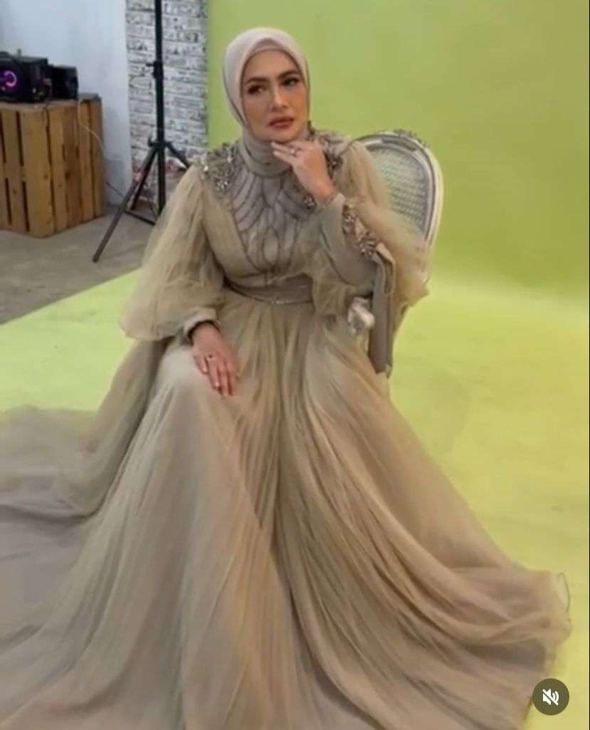 Venna Melinda Jadi Korban KDRT, 8 Potret Anggi Novita Mantan Istri Ferry Irawan yang Ikut Disorot, Bongkar Sifat Buruk Eks Suami!