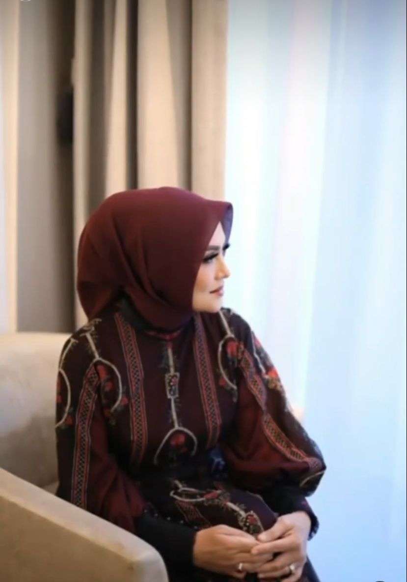 Venna Melinda Jadi Korban KDRT, 8 Potret Anggi Novita Mantan Istri Ferry Irawan yang Ikut Disorot, Bongkar Sifat Buruk Eks Suami!