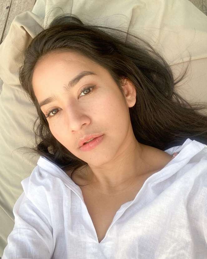 8 Potret Mantan Istri Ferry Maryadi, Dulu Ditinggal Gegara Pelakor, Kini Penampilannya Makin Hot & Bodygoals!