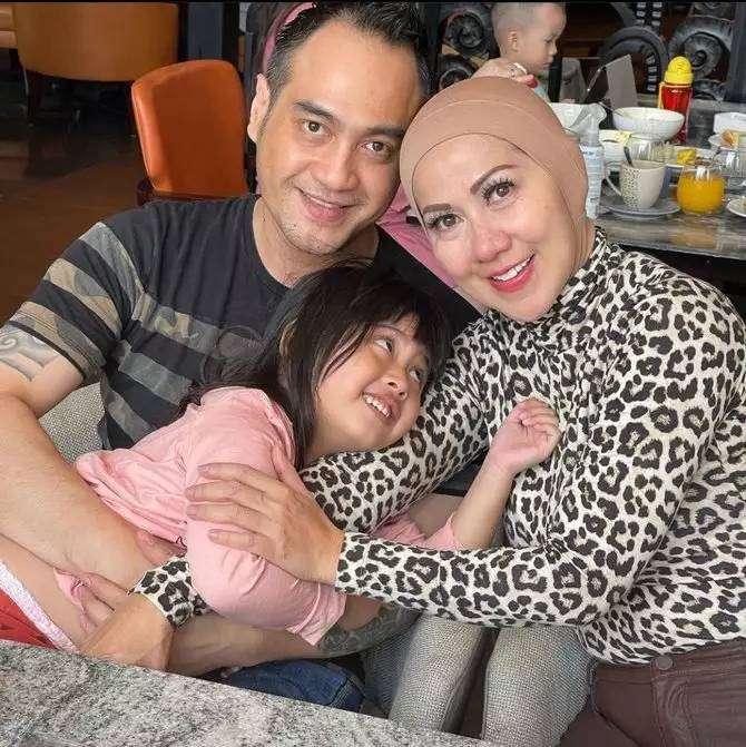 Potret Bucin Venna Melinda dan Ferry Irawan, Berakhir KDRT