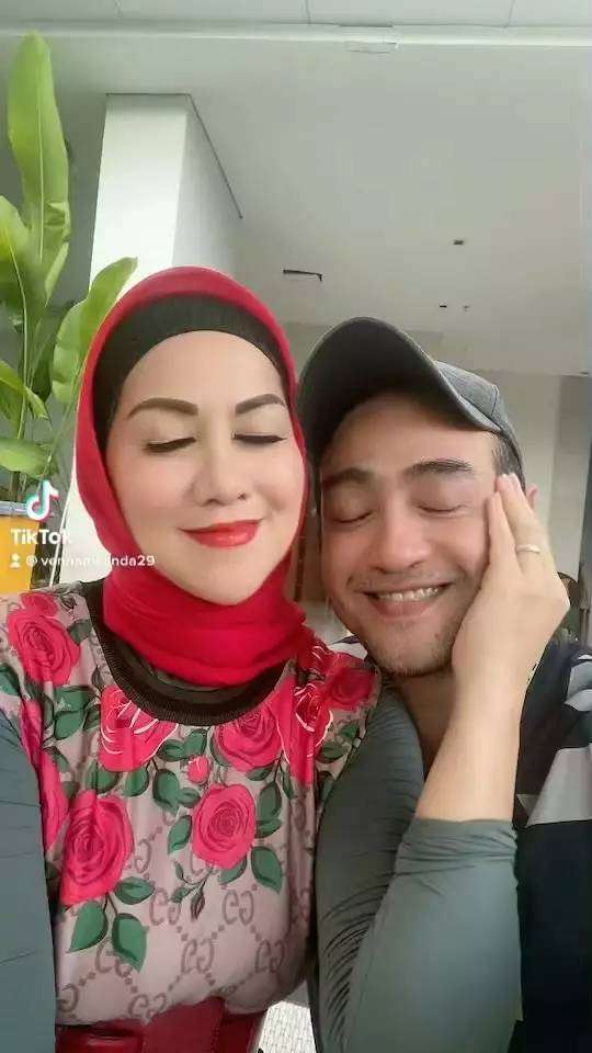 Potret Bucin Venna Melinda dan Ferry Irawan, Berakhir KDRT