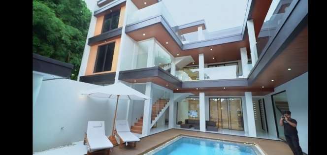Adu Mewah Rumah Verrel Bramasta VS Venna Melinda, Harganya Sama-sama Fantastis, Desainnya Elegan Banget!