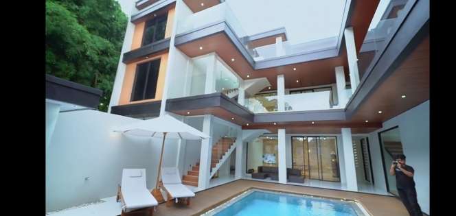 Adu Mewah Rumah Verrel Bramasta VS Venna Melinda, Harganya Sama-sama Fantastis, Desainnya Elegan Banget!