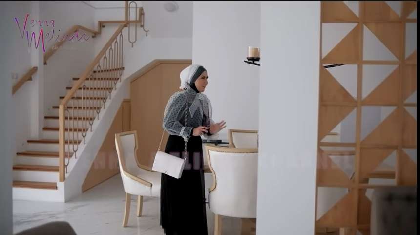 Adu Mewah Rumah Verrel Bramasta VS Venna Melinda, Harganya Sama-sama Fantastis, Desainnya Elegan Banget!
