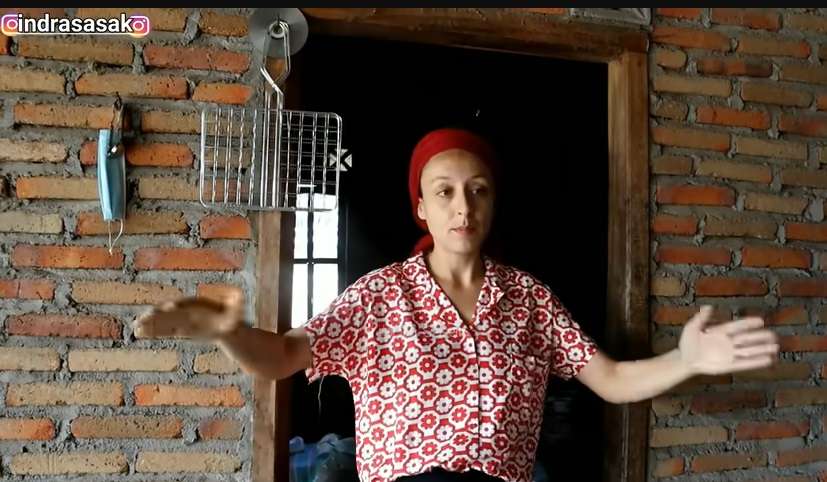Ingat Melissa Bule Prancis yang Dinikahi Pria Lombok? Dulu Rela Tinggal di Gubuk Kini Hidupnya Berubah Drastis, Siap Renovasi Dapur Mertua!