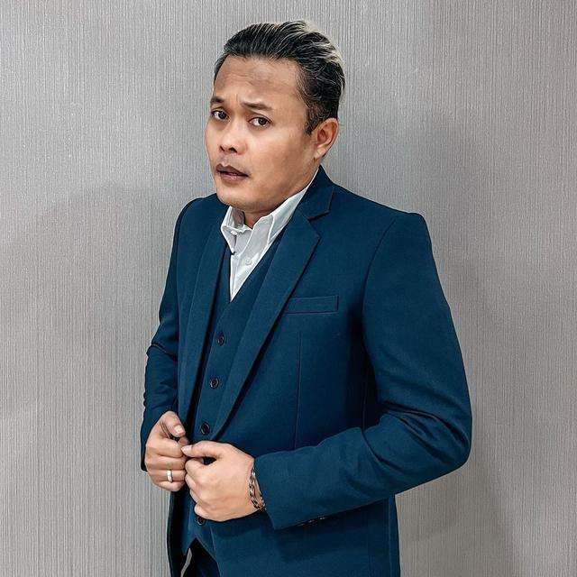 8 Artis `Sultan` yang Dulu Hidup Miskin, Seleb Terakhir Dulu Tukang Gorengan Kini Saingi Raffi Ahmad!