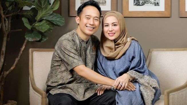 8 Artis `Sultan` yang Dulu Hidup Miskin, Seleb Terakhir Dulu Tukang Gorengan Kini Saingi Raffi Ahmad!