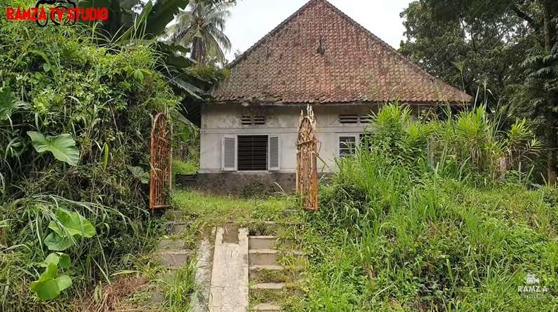 10 Potret Rumah Tua Peninggalan Belanda, Dikira Kosong dan Angker, Ternyata Dalamnya Bikin Takjub!