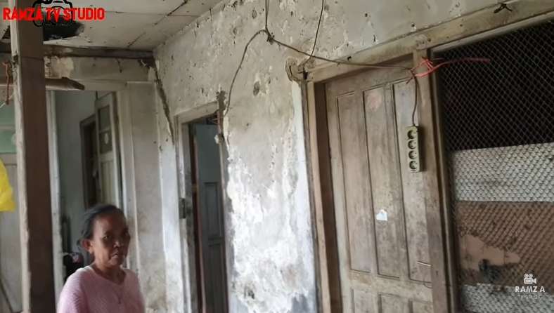 10 Potret Rumah Tua Peninggalan Belanda, Dikira Kosong dan Angker, Ternyata Dalamnya Bikin Takjub!