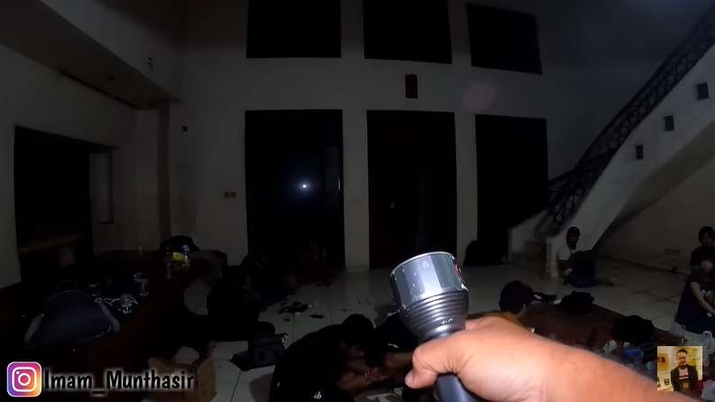 10 Potret Terkini Rumah Tiko dan Ibu Eny, Makin Megah & Gemerlap Usai Dipasang Listrik dan Air!