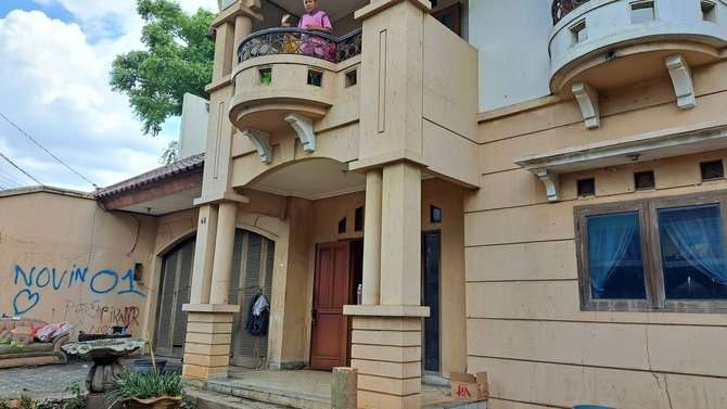 10 Potret Terkini Rumah Tiko dan Ibu Eny, Makin Megah & Gemerlap Usai Dipasang Listrik dan Air!