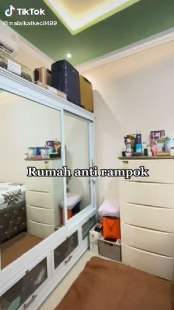 8 Potret Rumah Anti Maling, Dikira Jelek Berdinding Kayu & Atap Seng, Dalamnya Bikin Tajub, Simpan Harta Karun!