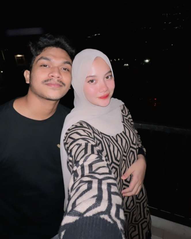 Viral Disawer Saat Mengaji, Potret Nadia Hawasyi Bersama Suami
