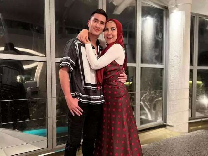 Awet Muda, Potret Seleb Cantik Bareng Putranya, Kerap Dikira Pacar!