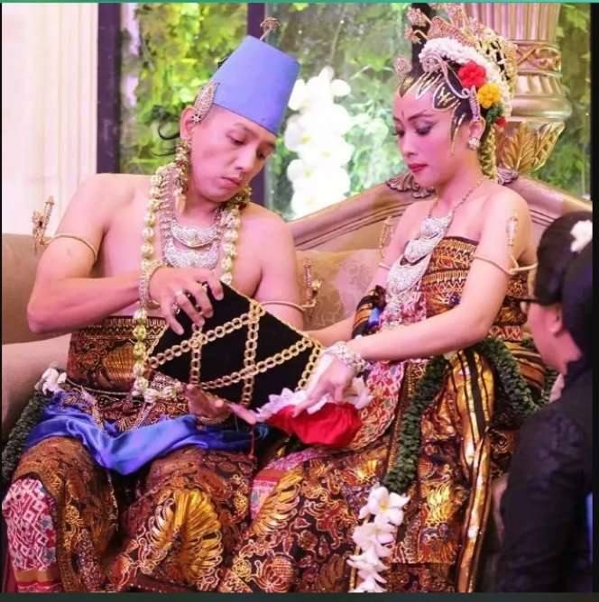 Ingat Anak Lelaki Ayu Azhari di Sinetron `Noktah Merah Perkawinan`? Lama Menghilang, Kini Penampilannya Bikin Pangling!