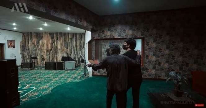10 Potret Rumah Mewah Rhoma Irama Jadi Sorotan, Ada Musala Berbentuk Gua & Pohon Raksasa!