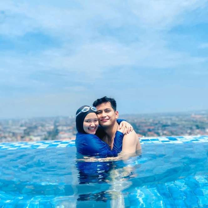 Potret Nabila LIDA Tampil Stylish saat Berenang, Wajah Glowing-nya Makin Terlihat