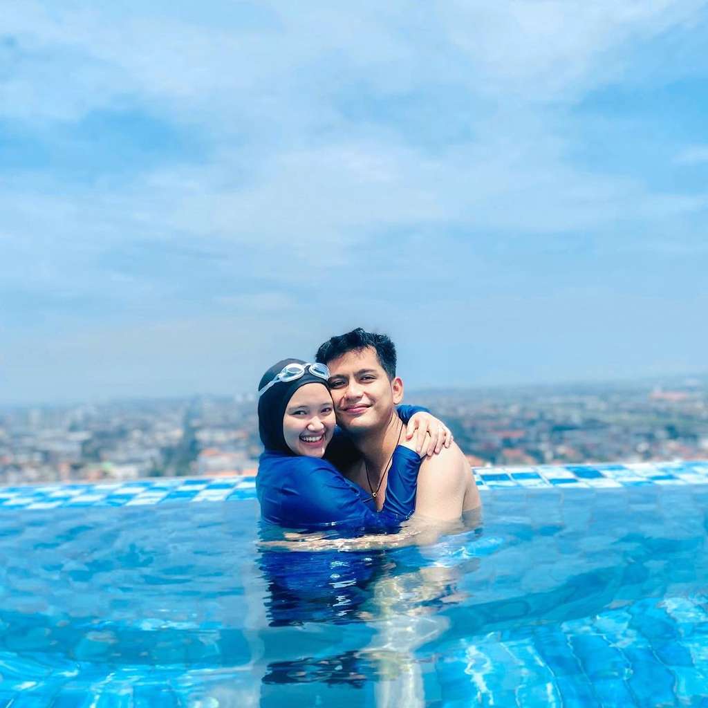 Potret Nabila LIDA Tampil Stylish saat Berenang, Wajah Glowing-nya Makin Terlihat