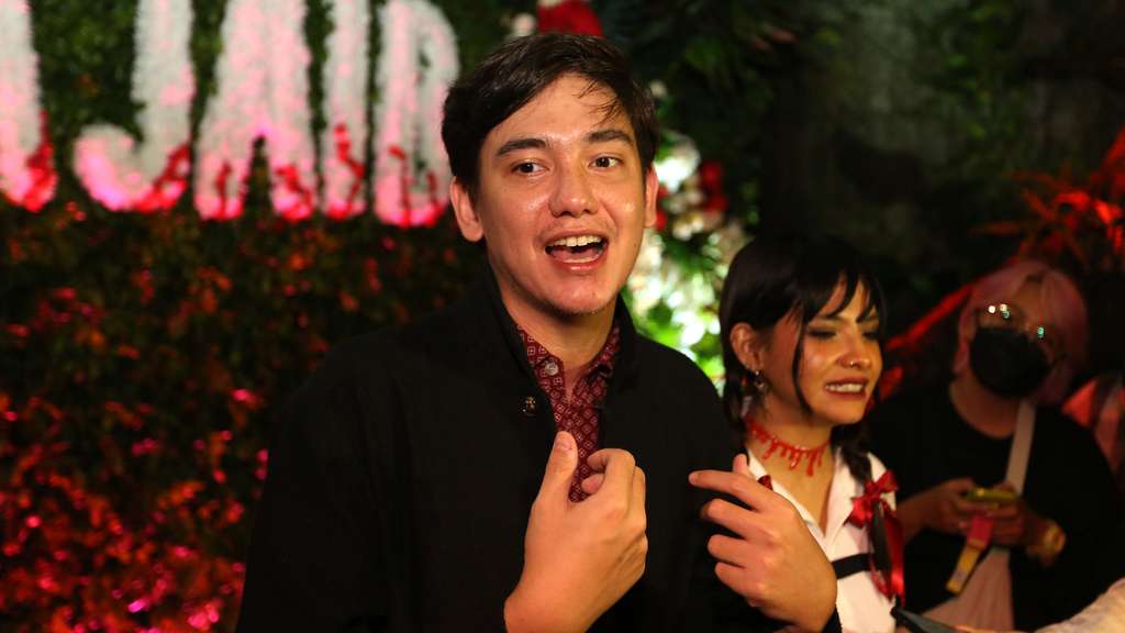 Berperan Sebagai Dukun, Adipati Dolken Lakukan Adegan Ekstrem