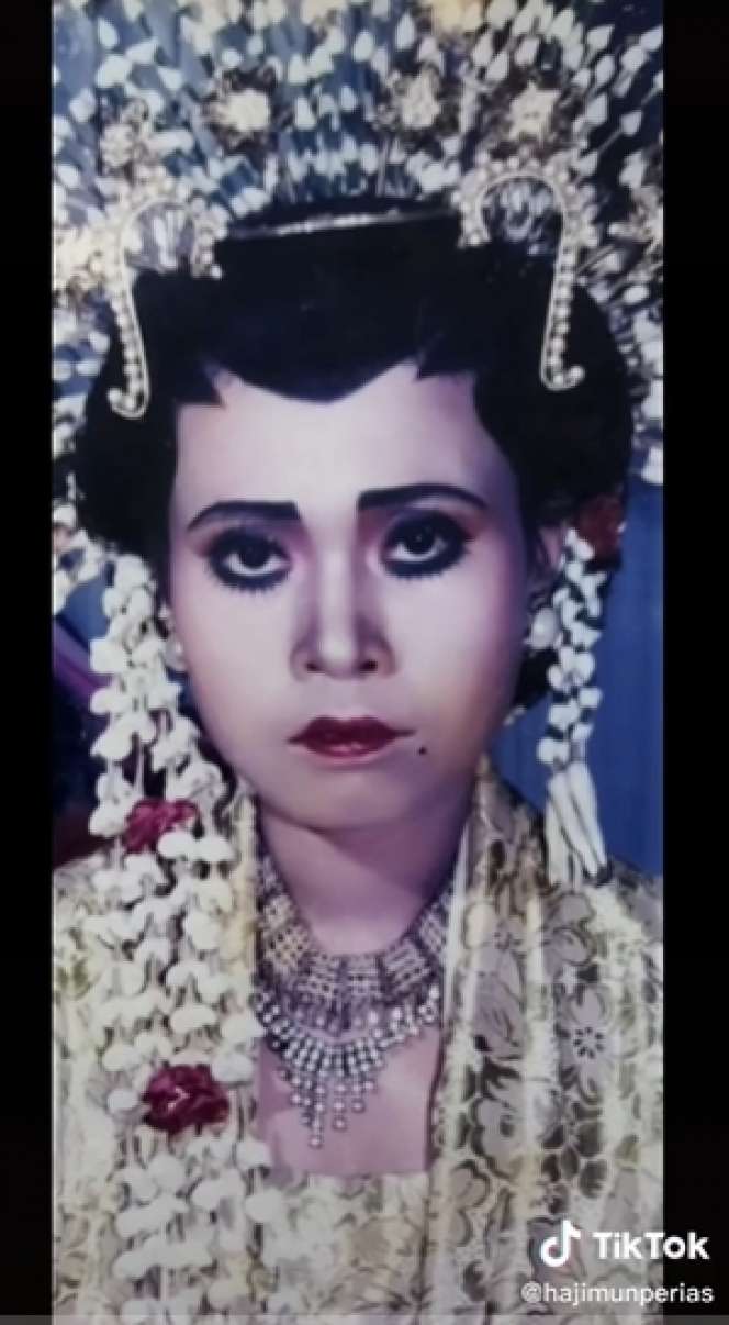 Viral Wanita Pakai Jasa Perias Pengantin Era 90-an dari Sang Ibu, Dikira Norak, Ternyata Hasilnya Bikin Takjub!