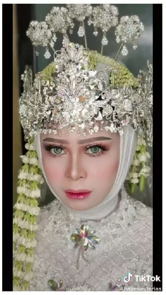 Viral Wanita Pakai Jasa Perias Pengantin Era 90-an dari Sang Ibu, Dikira Norak, Ternyata Hasilnya Bikin Takjub!