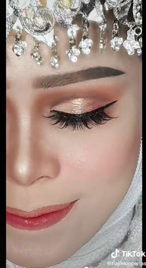 Viral Wanita Pakai Jasa Perias Pengantin Era 90-an dari Sang Ibu, Dikira Norak, Ternyata Hasilnya Bikin Takjub!