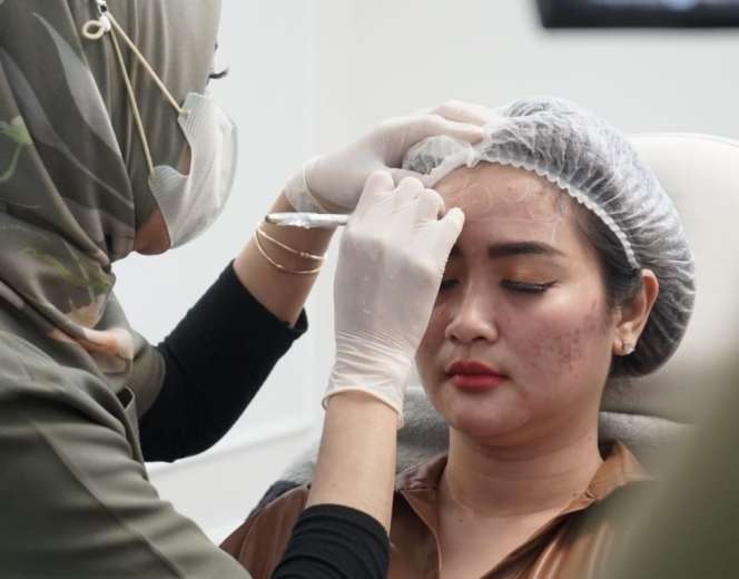 Rutin Melakukan Treatment, Trik Vega Darwanti Agar Suami Menambah Uang Bulanan