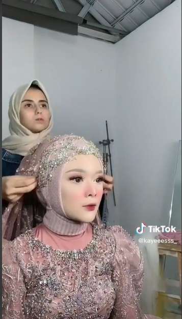 Ingat Yessy yang Batal Nikah Karena Mahar Sertifikat Rumah? Kini Dirias MUA Ala Pengantin, Penampilannya Bikin Melongo!