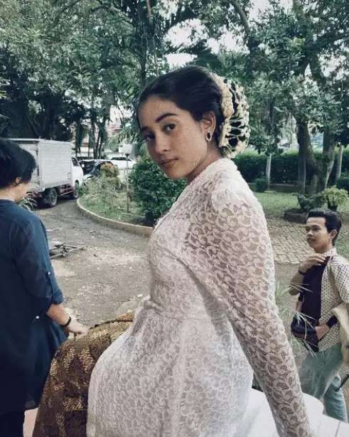 Ingat Anak Raline Shah di Film `99 Cahaya di Langit Eropa`, Kini Sudah Jadi Artis Tersohor, Wajahnya Bule Banget!