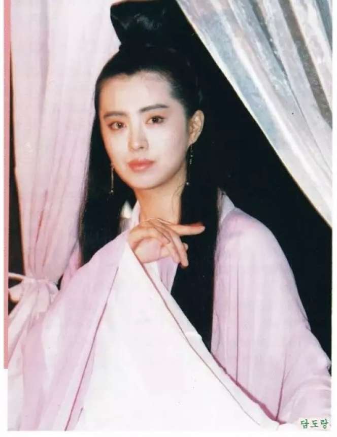 Masih Ingat Joey Wong, Ratu Film Horor Tercantik Era 90-an? Dulu Lebih Terkenal dari Suzanna, Kini Parasnya Bak Bidadari di Usia 55