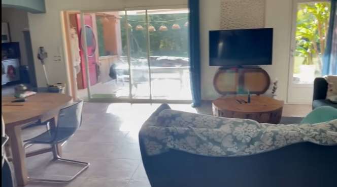 Masih Ingat Melissa Bule Prancis yang Dinikahi Pria Lombok? Usai Menikah Hidup Sederhana, Ternyata Begini Rumah Aslinya!