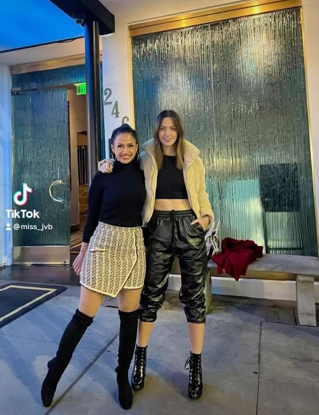Potret Jasmine Bergmann Asisten Pribadi Keluarga Bakrie yang Punya Tubuh Body Goals