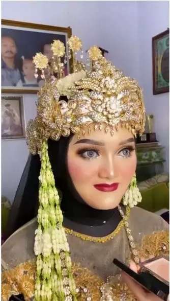 8 Transformasi Wanita Bertubuh Gempal Dirias Jadi Pengantin Sunda, Pipi Tirus Bak Barbie Hidup, Sampai Lupa Wajah Aslinya!