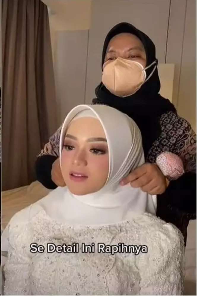 Transformasi Wanita Berhijab Makeup Ala Pengantin Jawa, Tanpa Paes Tapi Manglingi, Barbie Abis!