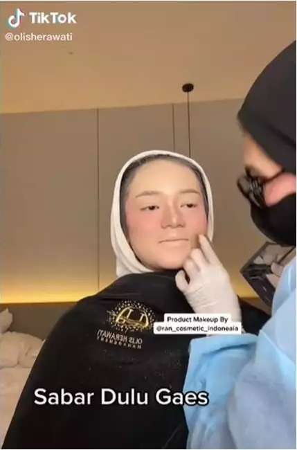 Transformasi Wanita Berhijab Makeup Ala Pengantin Jawa, Tanpa Paes Tapi Manglingi, Barbie Abis!