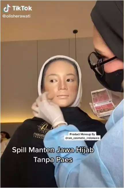 Transformasi Wanita Berhijab Makeup Ala Pengantin Jawa, Tanpa Paes Tapi Manglingi, Barbie Abis!