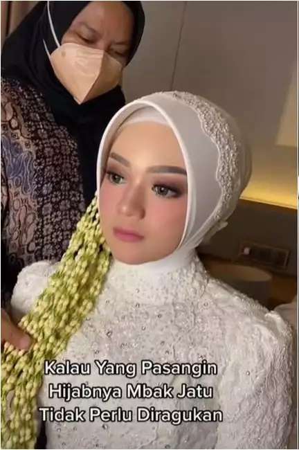 Transformasi Wanita Berhijab Makeup Ala Pengantin Jawa, Tanpa Paes Tapi Manglingi, Barbie Abis!