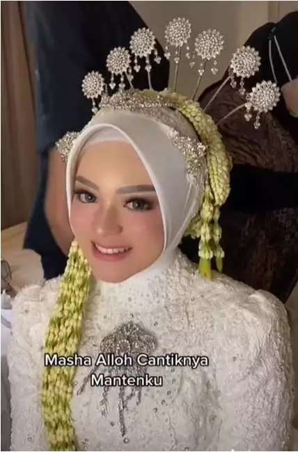 Transformasi Wanita Berhijab Makeup Ala Pengantin Jawa, Tanpa Paes Tapi Manglingi, Barbie Abis!