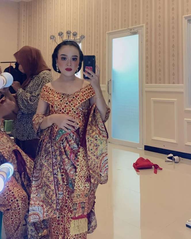 Potret Yessy yang Gagal Nikah Gegara Sertifikat Rumah, Dirias jadi Pengantin Bikin Calon Suami Nyesel!  