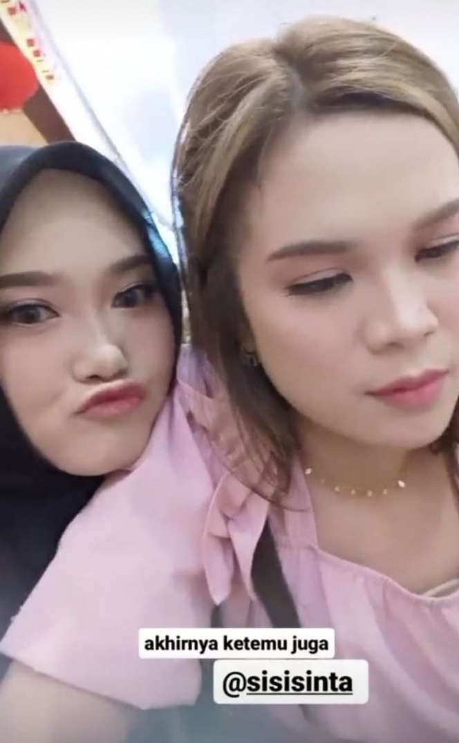 8 Potret Reuni Sinta dan Jojo `Keong Racun` Usai 3 Tahun Tak Jumpa, Nostalgia Berjoget Bareng!