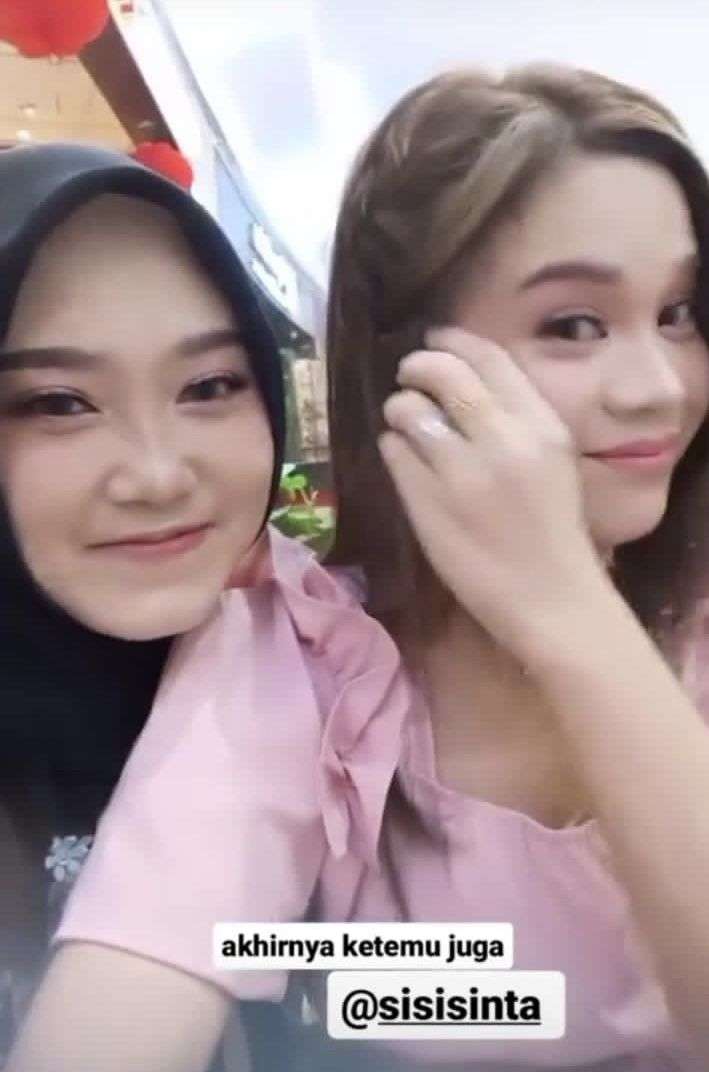 8 Potret Reuni Sinta dan Jojo `Keong Racun` Usai 3 Tahun Tak Jumpa, Nostalgia Berjoget Bareng!