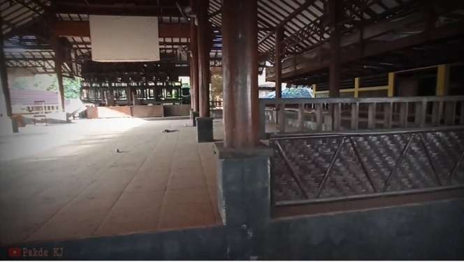 10 Potret Restoran Mewah Terbengkalai 2 Tahun, Mobil Jeep & Kereta Kuda Ditinggal Begitu Saja!