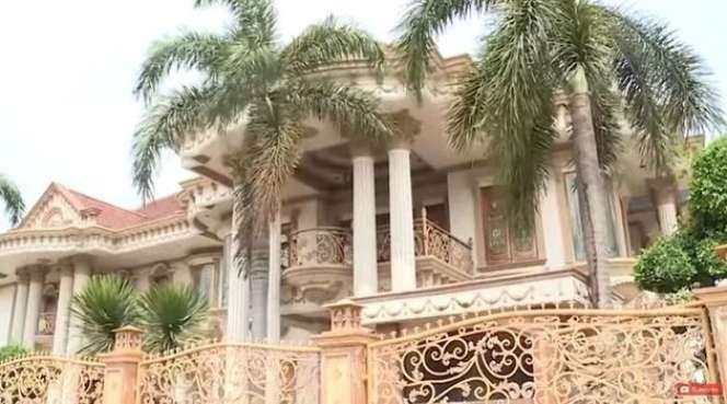 Potret Rumah Mewah Muzdalifah yang Dijual Seharga Rp40 M, Super Megah Bak Istana Kerajaan Arab!
