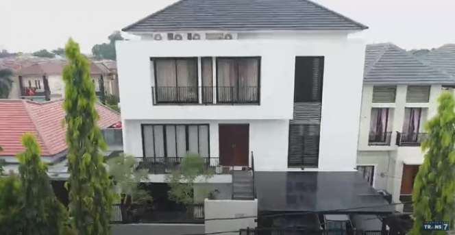 10 Adu Mewah Rumah Nikita Mirzani VS Maharani Kemala, Berseteru Gegara Bunda Corla, Dituding Main Dukun!