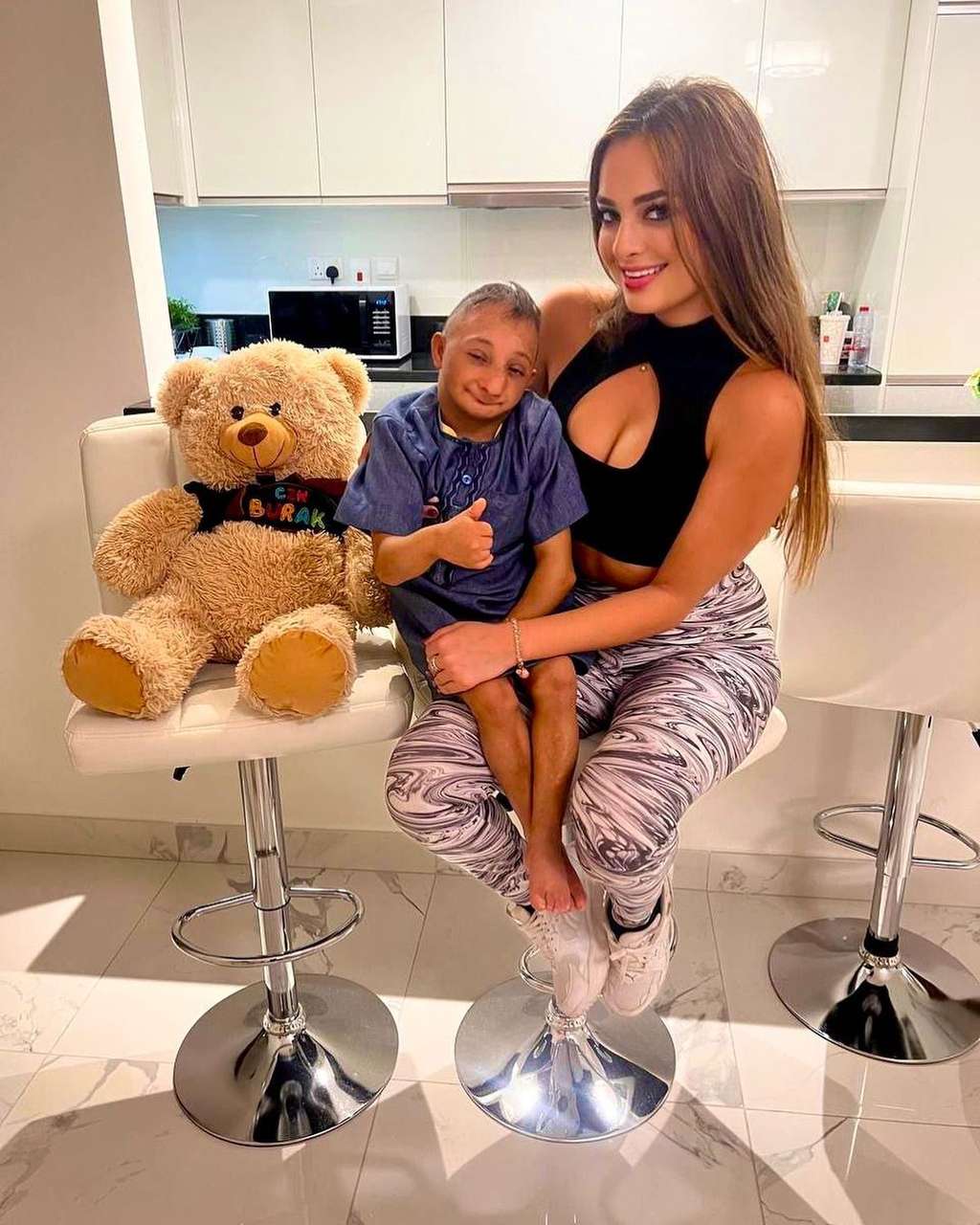 Tak Pandang Fisik, Wanita Lebanon Pacari Pria Bertubuh Kecil, Kisah Cintanya Tuai Sorotan!