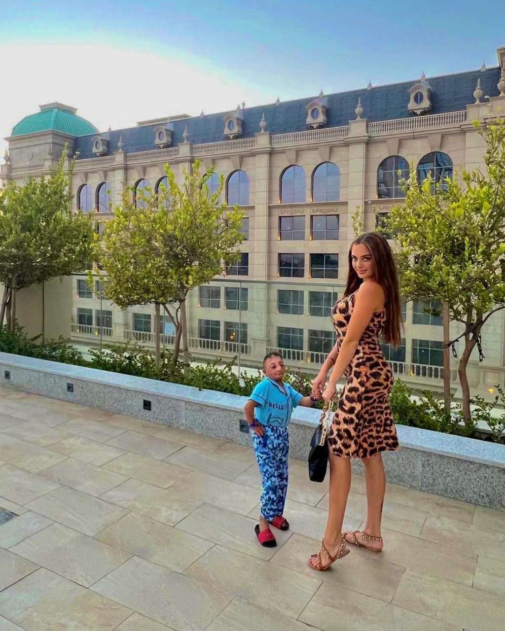 Tak Pandang Fisik, Wanita Lebanon Pacari Pria Bertubuh Kecil, Kisah Cintanya Tuai Sorotan!