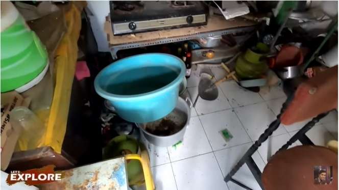Potret Rumah Terbengkalai yang Jadi Tempat Adu Nyali, Ternyata Ada Barang Mewah Tak Terduga!